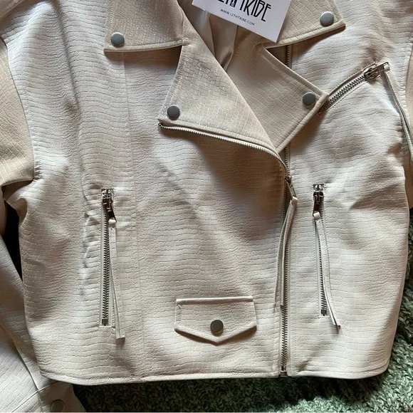 12th Tribe ⭐️NWT Vegan Croc Textured Cropped Moto Jacket - Picture 8 of 13